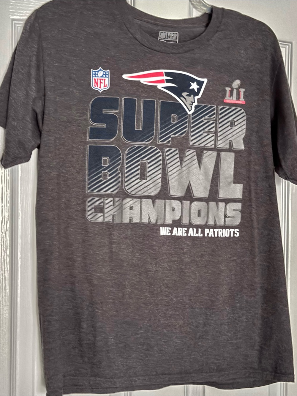 Super Bowl Champions LI Men’s England Patriots T-shirt Charcoal Gray Large